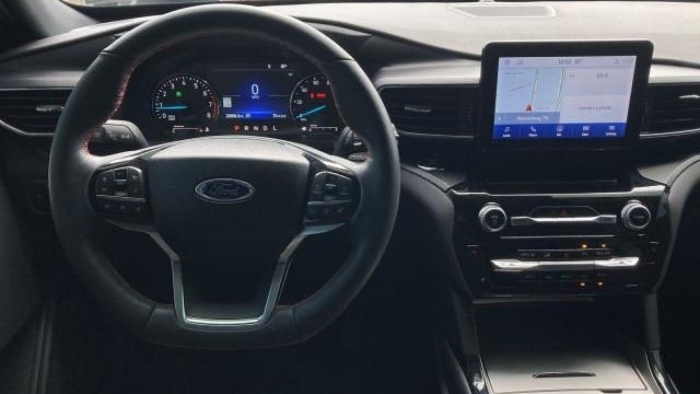 2024 Ford Explorer ST-Line