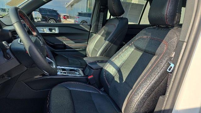 2024 Ford Explorer ST-Line