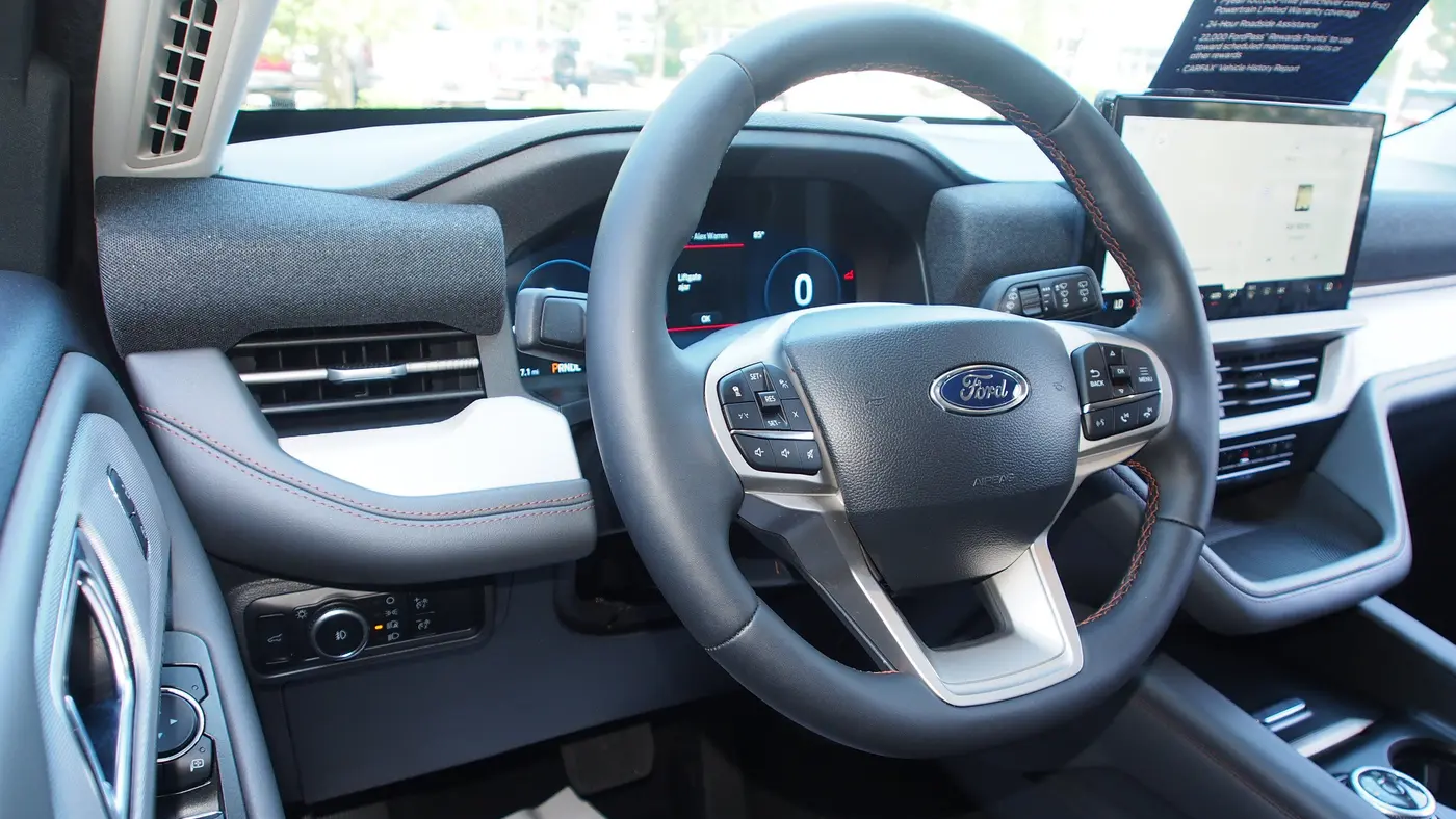 2025 Ford Explorer Active