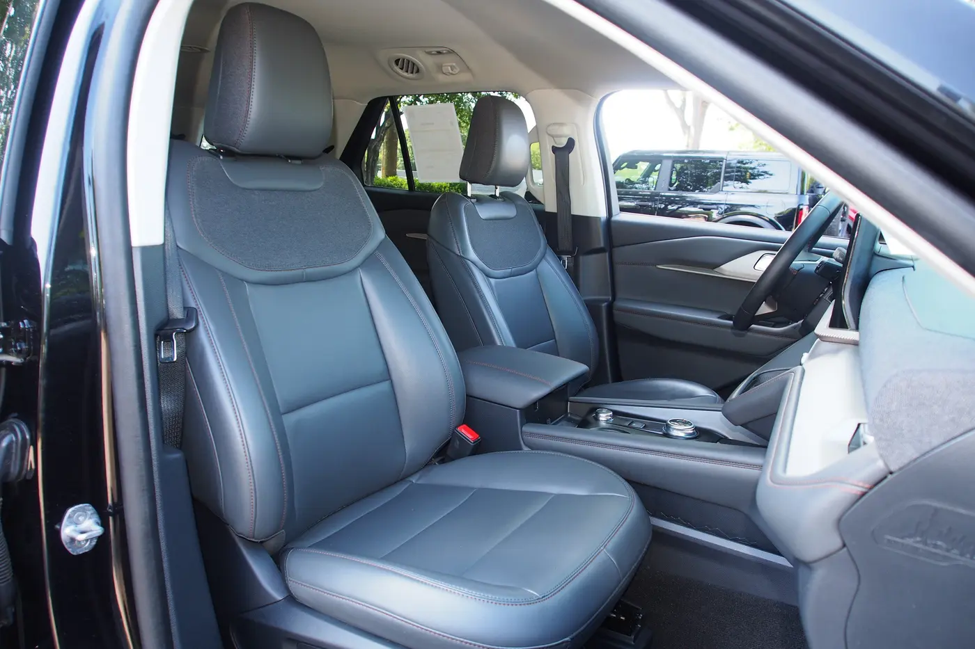 2025 Ford Explorer - $36,597