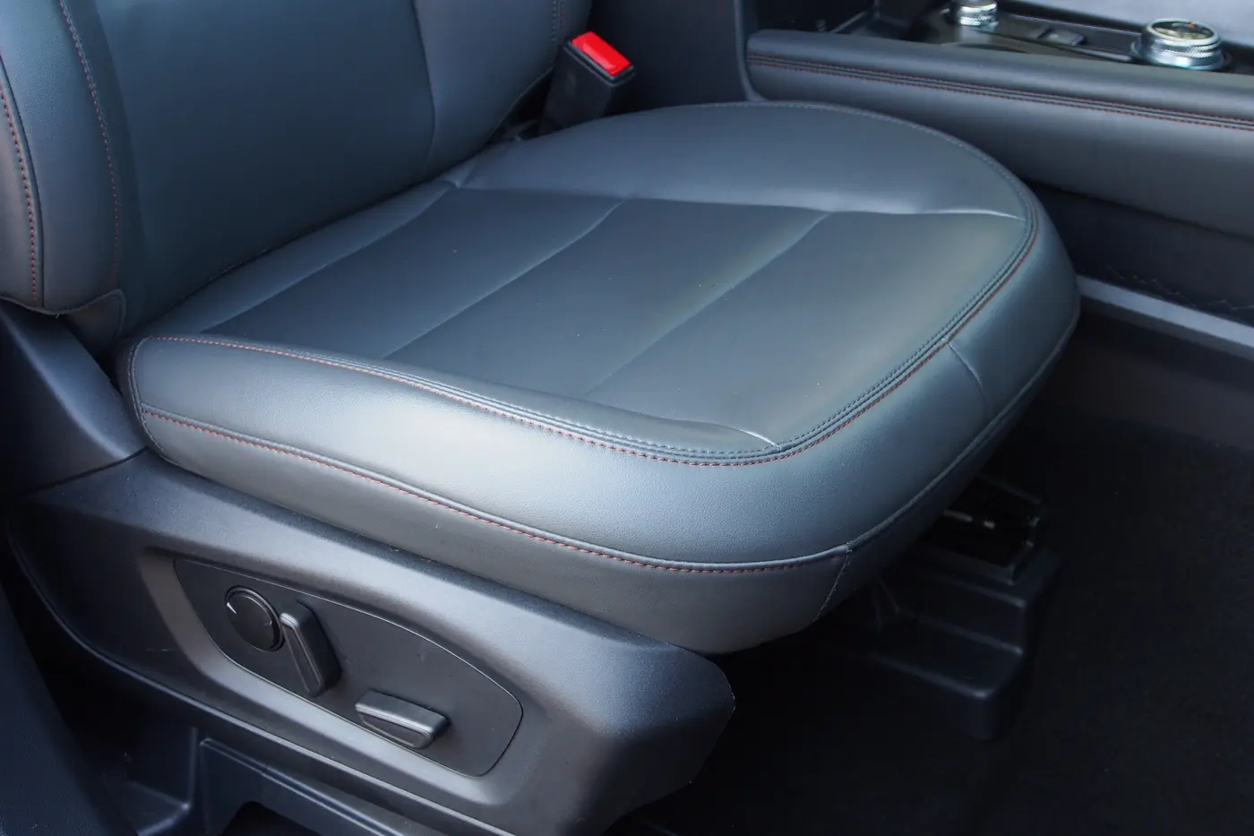 2025 Ford Explorer - $36,597