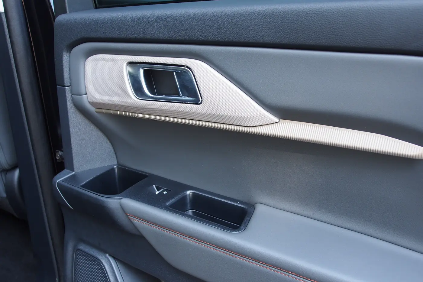 2025 Ford Explorer - $36,597