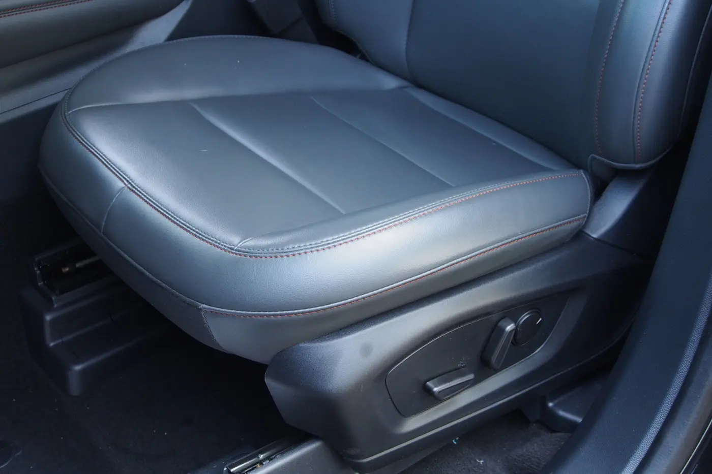 2025 Ford Explorer - $36,597