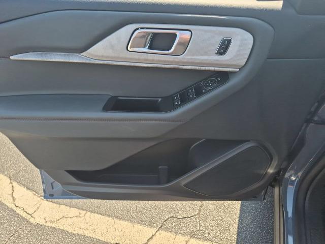 2025 Ford Explorer - $32,500