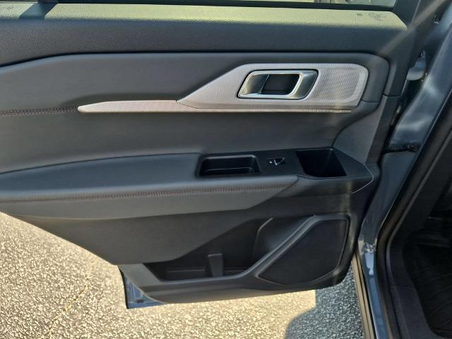 2025 Ford Explorer - $32,500