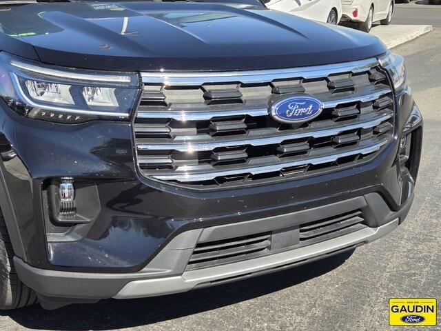 2025 Ford Explorer Active — photo 1 of 24