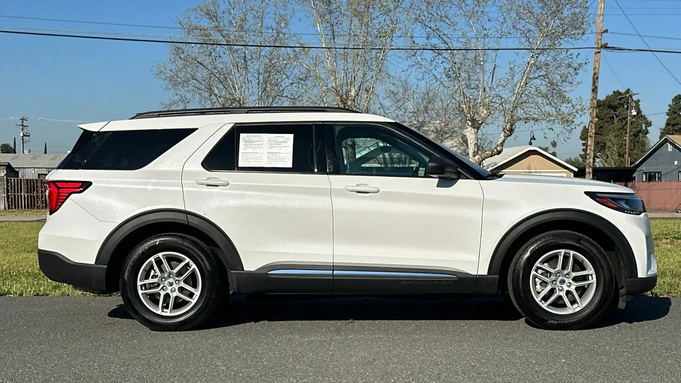 2025 Ford Explorer Active