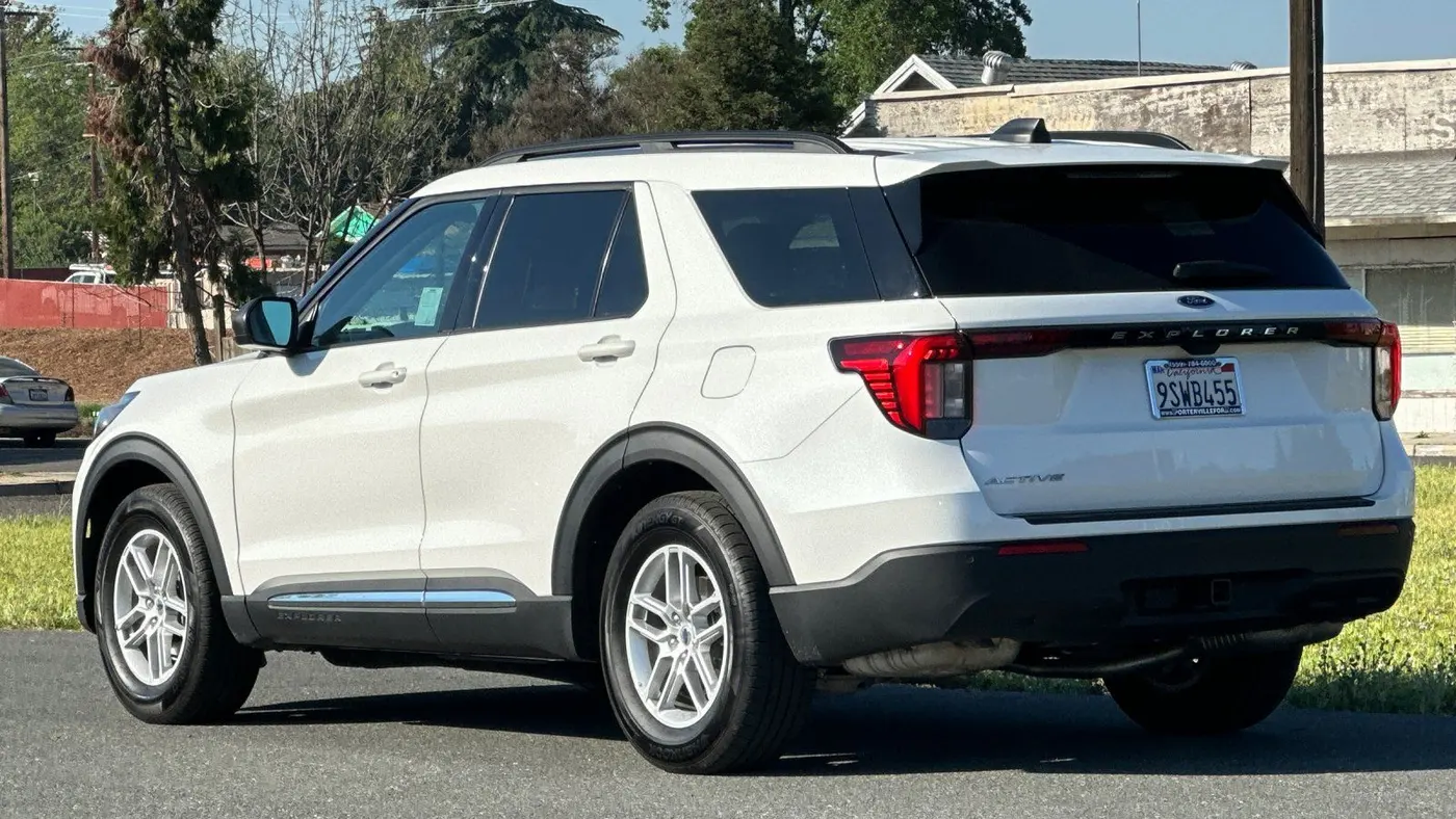 2025 Ford Explorer Active