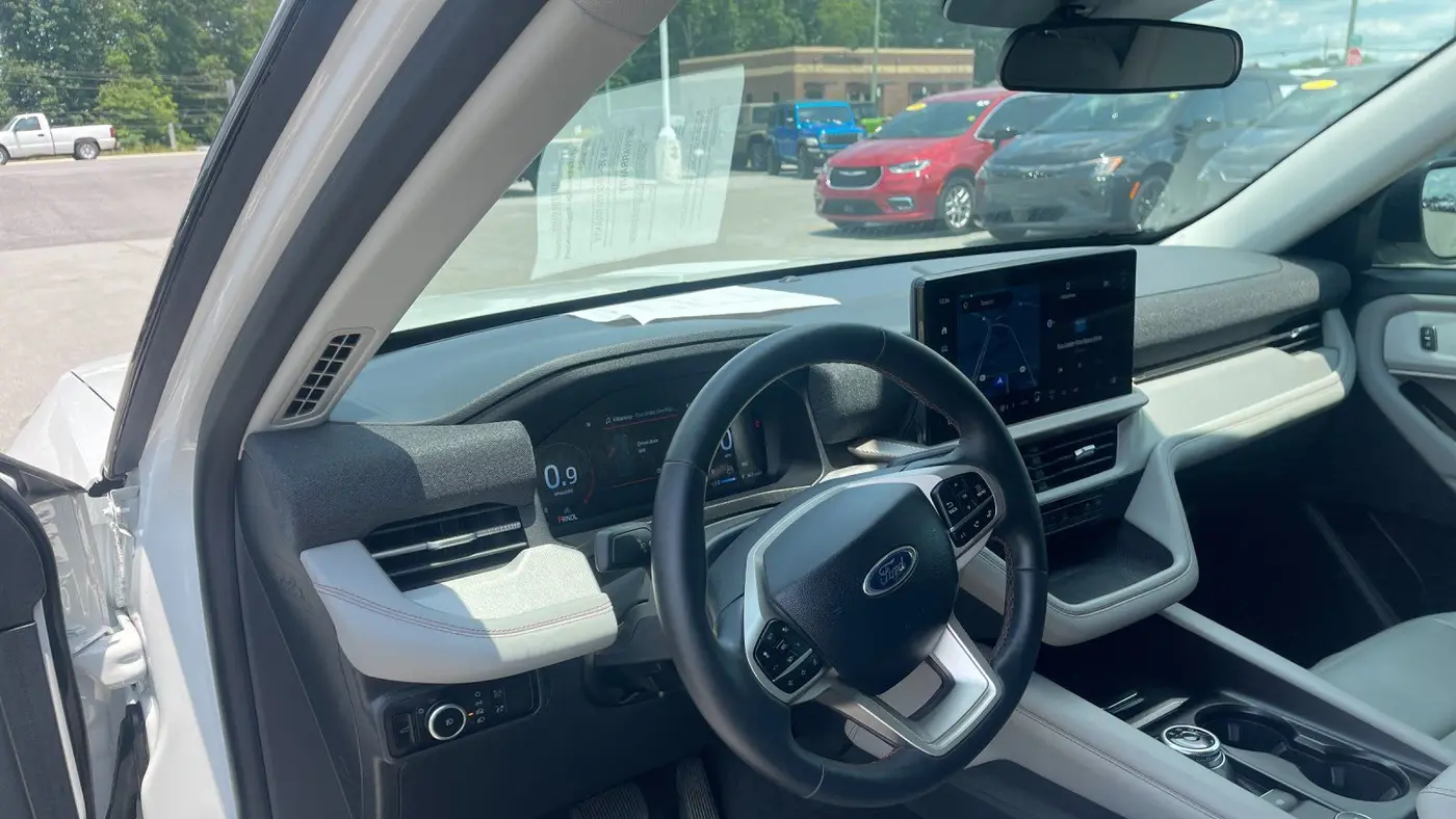 2025 Ford Explorer Active