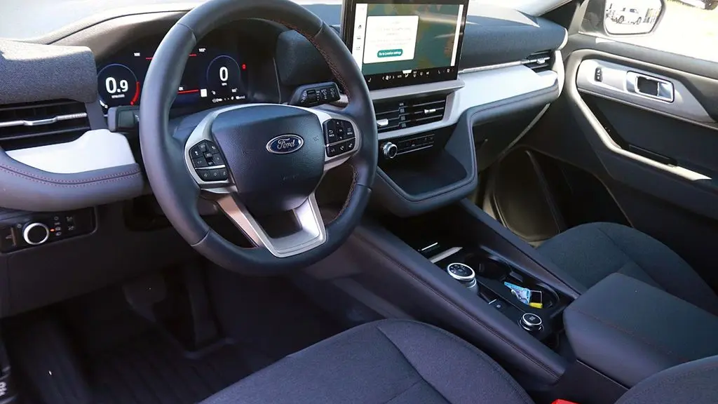 2025 Ford Explorer Active
