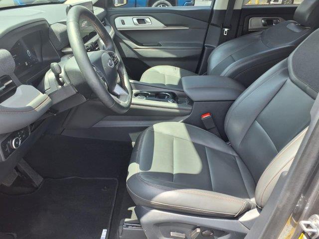 2025 Ford Explorer - $28,995