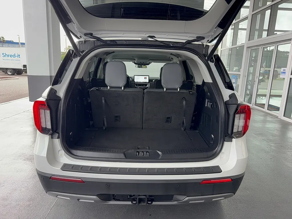 2025 Ford Explorer - $38,995