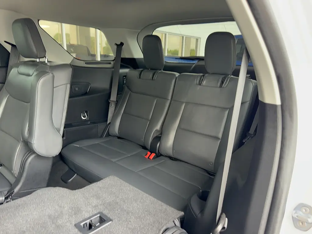 2025 Ford Explorer - $38,995