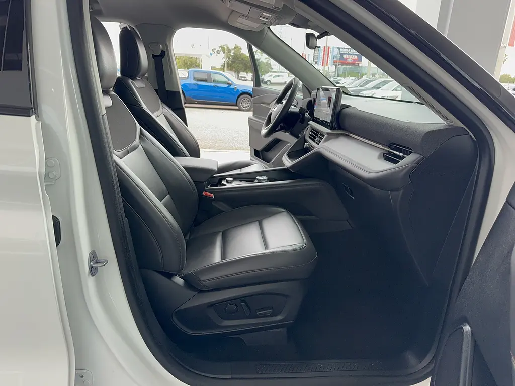 2025 Ford Explorer - $38,995