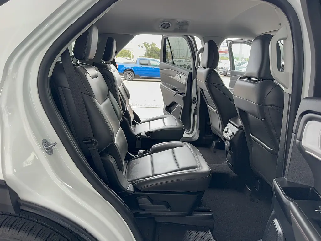 2025 Ford Explorer - $38,995
