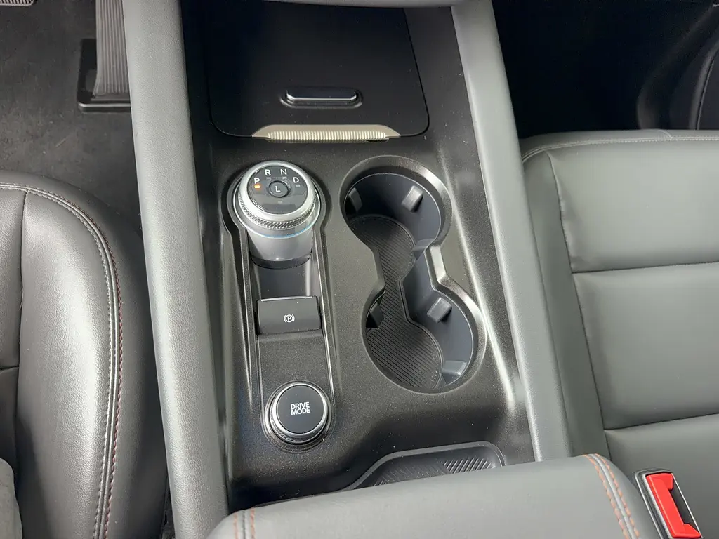 2025 Ford Explorer - $38,995