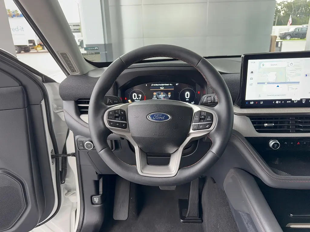 2025 Ford Explorer - $38,995