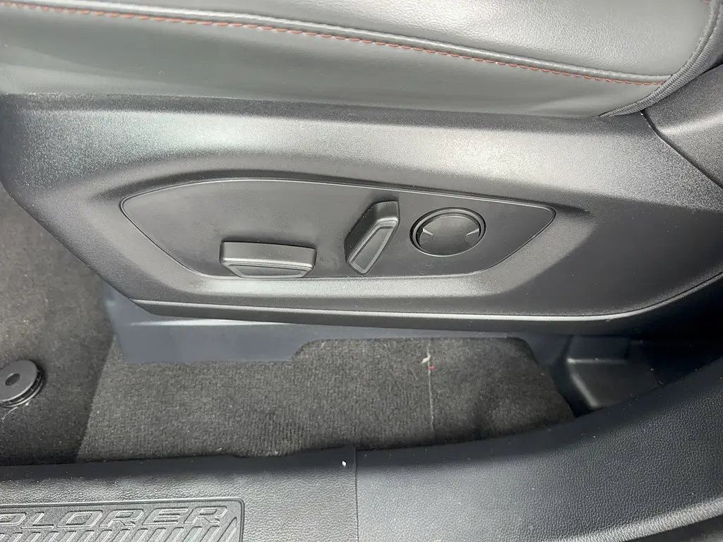 2025 Ford Explorer - $38,995