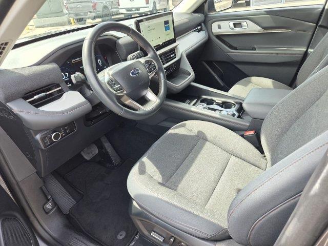 2025 Ford Explorer - $32,500