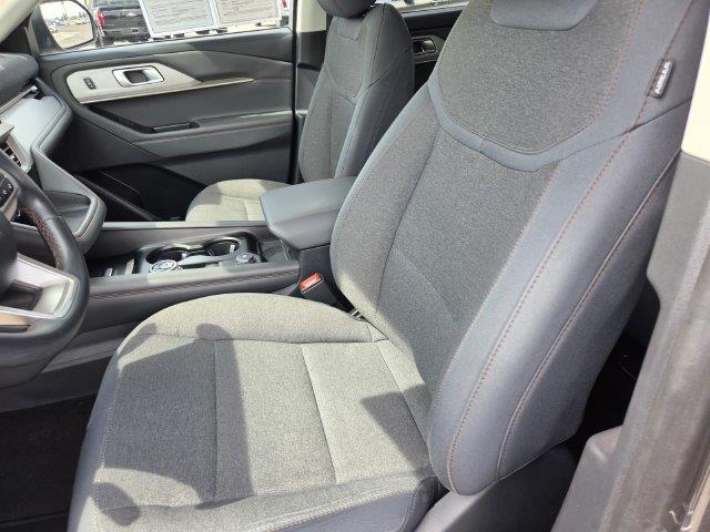 2025 Ford Explorer - $32,500