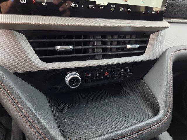 2025 Ford Explorer - $32,500