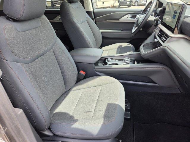 2025 Ford Explorer - $32,500