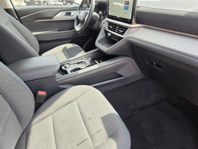 2025 Ford Explorer - $32,500