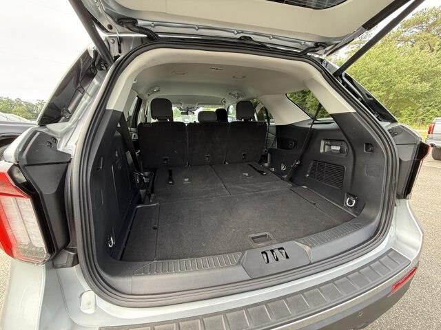 2025 Ford Explorer - $36,700
