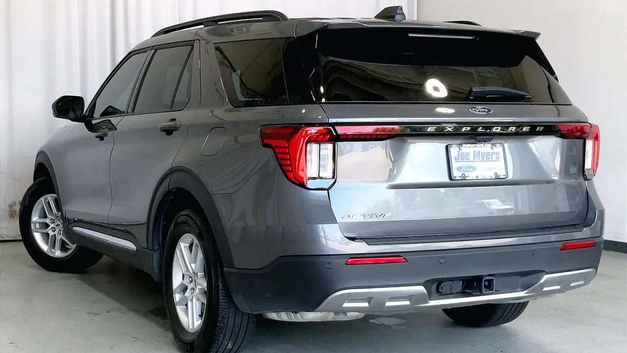 2025 Ford Explorer Active