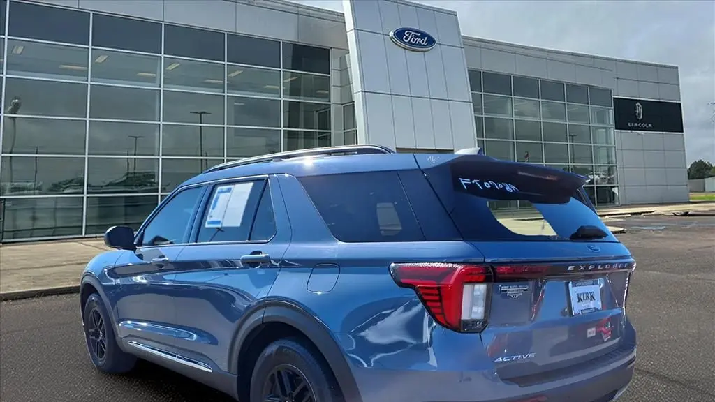 2025 Ford Explorer Active