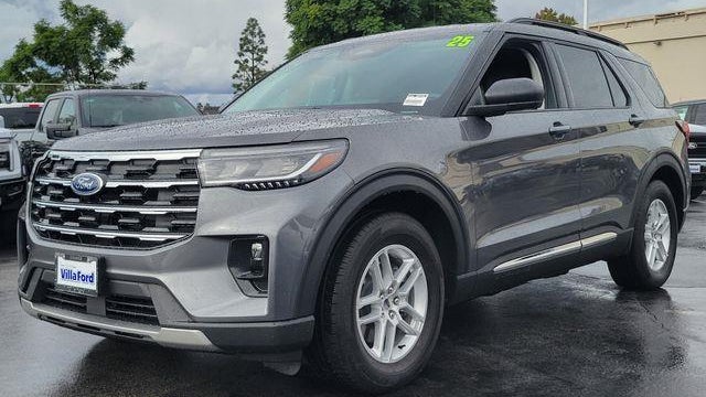 2025 Ford Explorer Active