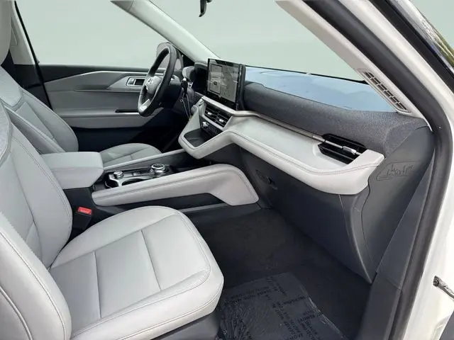 2026 Ford Explorer - $40,688