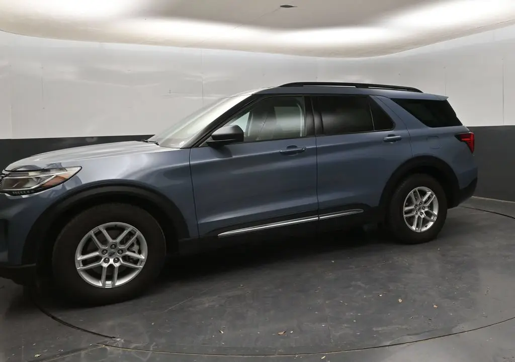 2025 Ford Explorer - $33,988