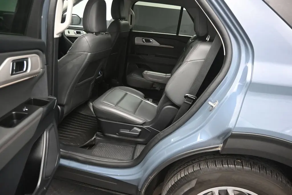 2025 Ford Explorer - $33,988