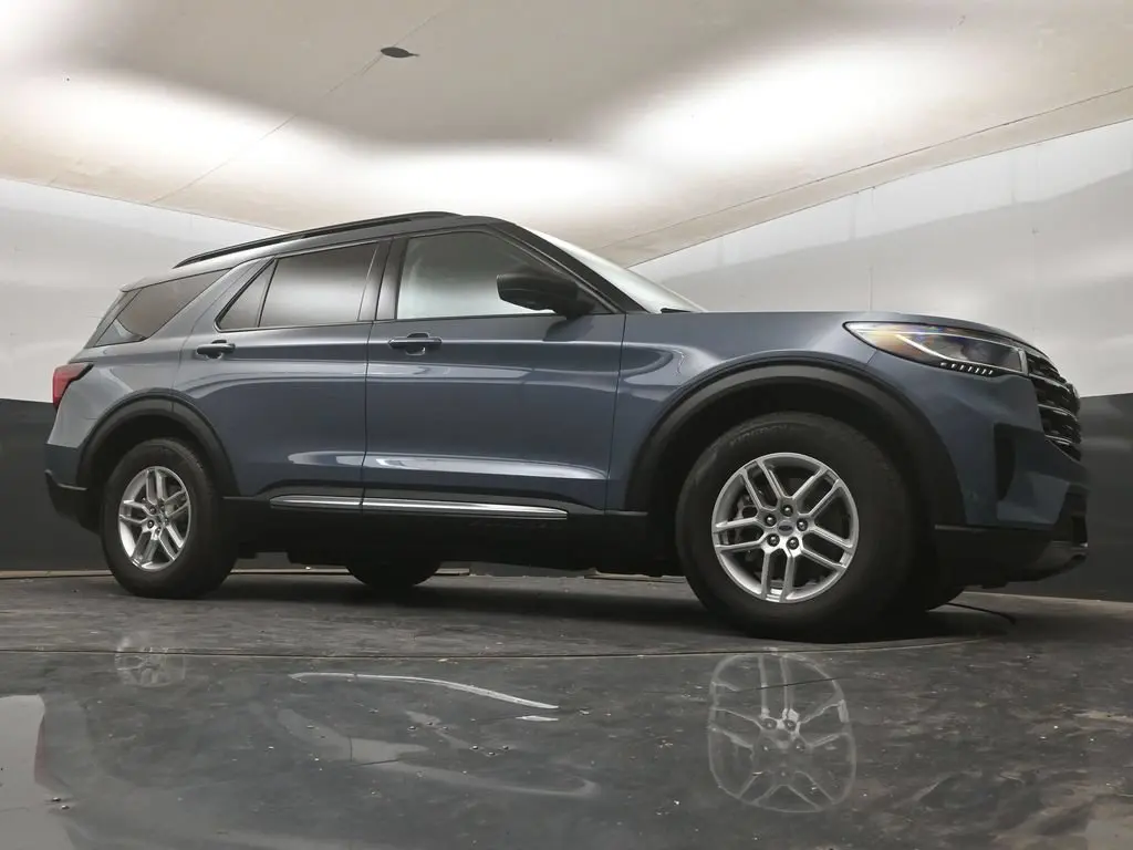 2025 Ford Explorer - $33,988