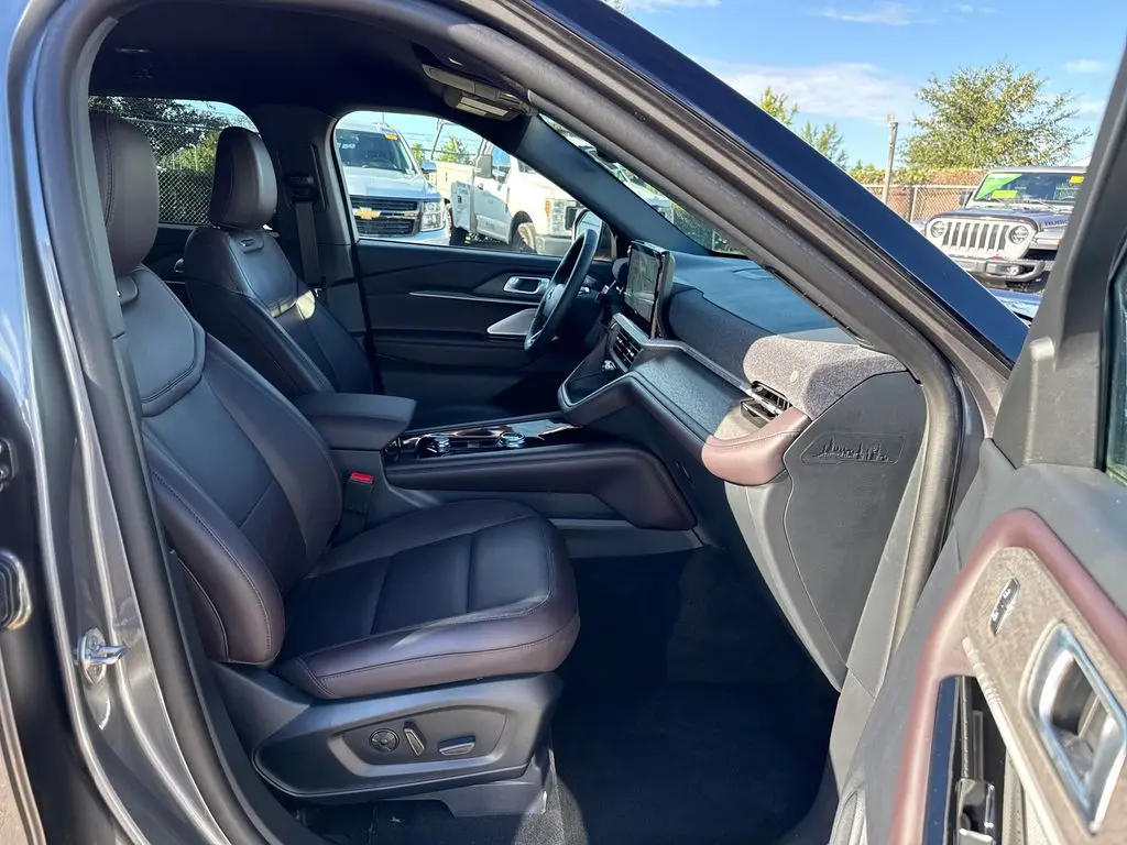 2026 Ford Explorer - $44,900