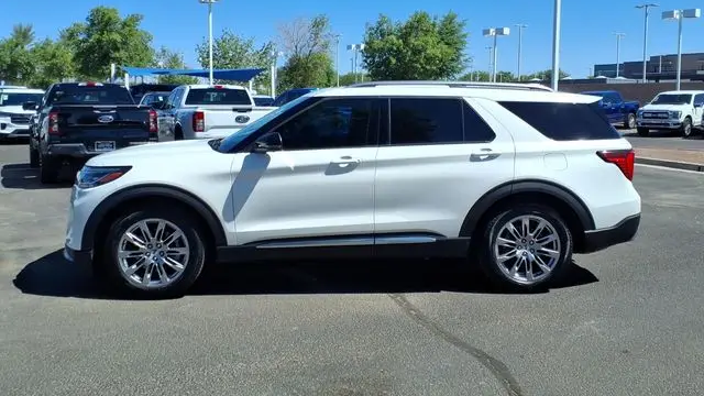 2025 Ford Explorer Platinum