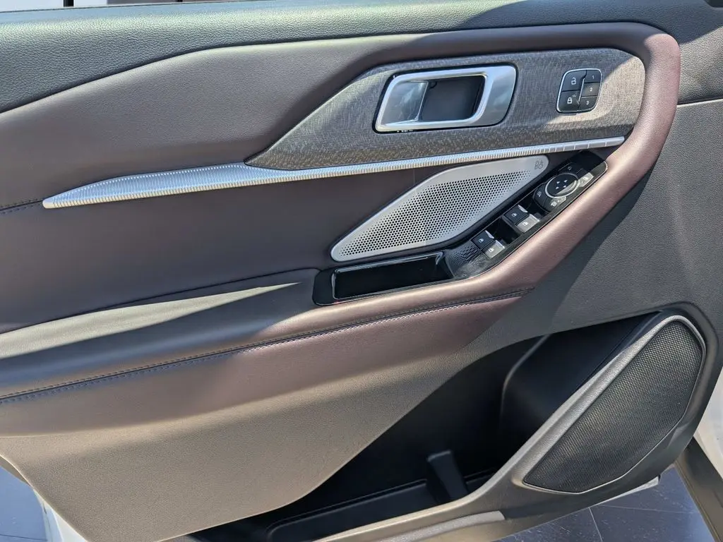 2025 Ford Explorer - $45,995
