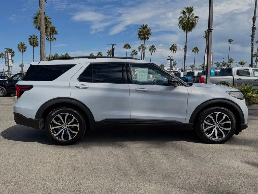 2026 Ford Explorer - $45,181