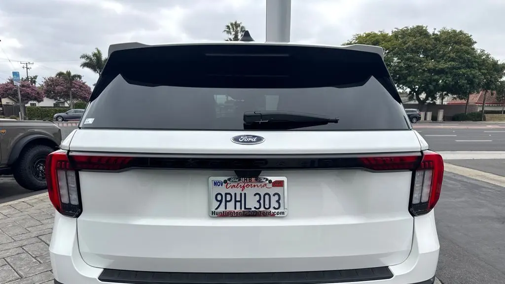 2025 Ford Explorer ST-Line