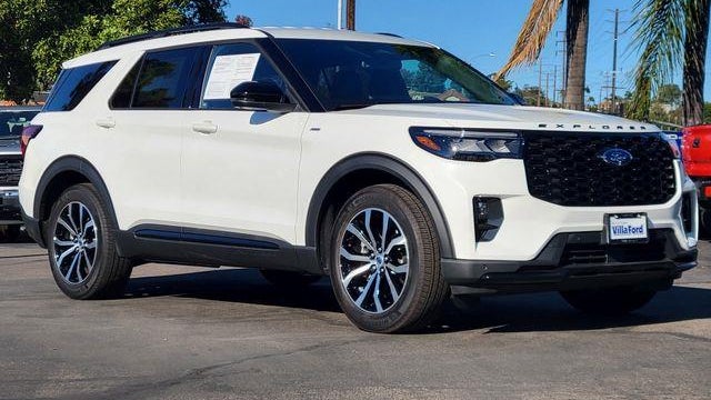 2025 Ford Explorer ST-Line