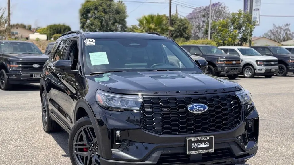 2026 Ford Explorer ST-Line