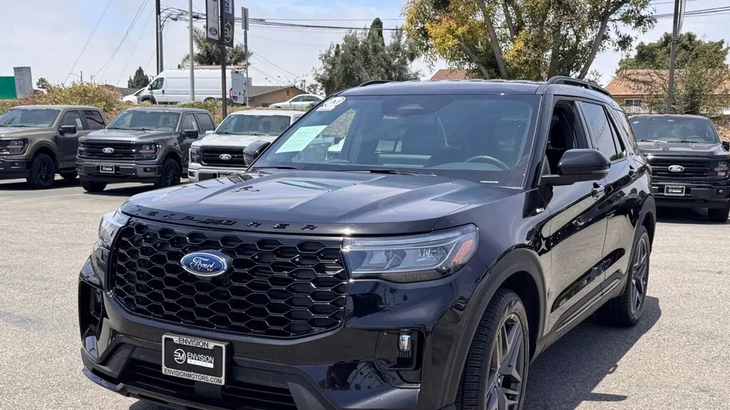 2026 Ford Explorer ST-Line