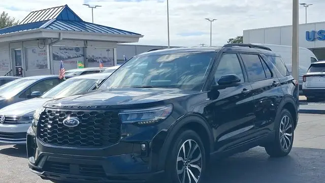2025 Ford Explorer ST-Line
