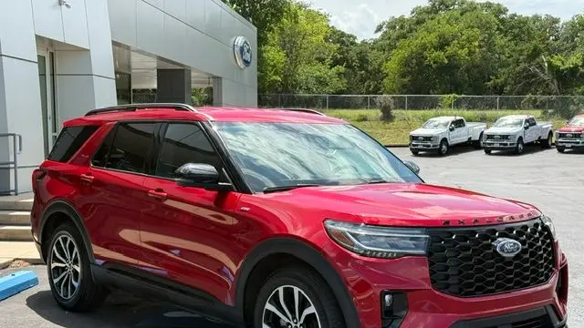 2025 Ford Explorer ST-Line