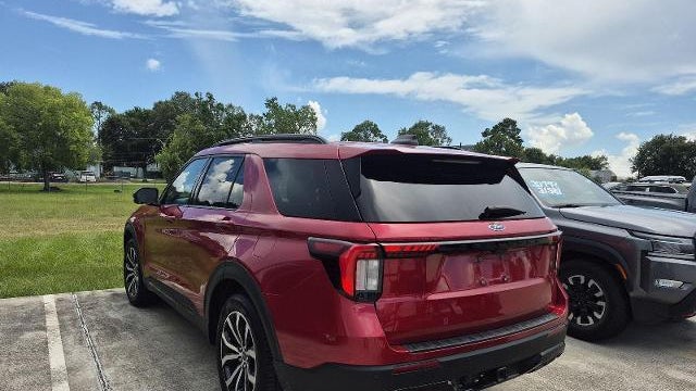 2025 Ford Explorer ST-Line