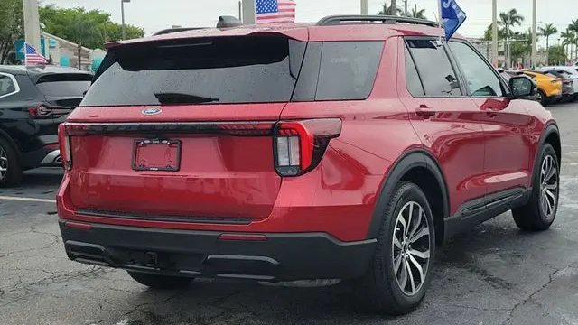 2025 Ford Explorer ST-Line