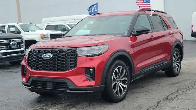 2025 Ford Explorer ST-Line