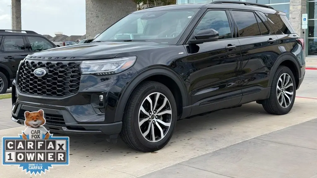 2025 Ford Explorer ST-Line