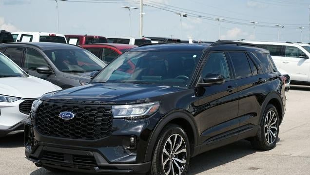 2025 Ford Explorer ST-Line